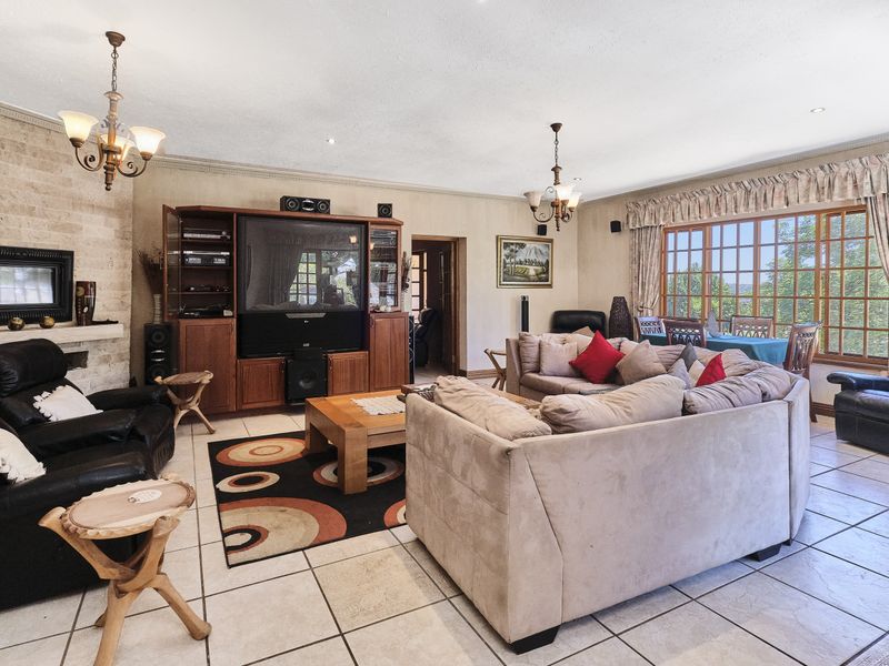 Large Family Home with cottage in Prime Location. +- 800m2 under roof - Photo 5