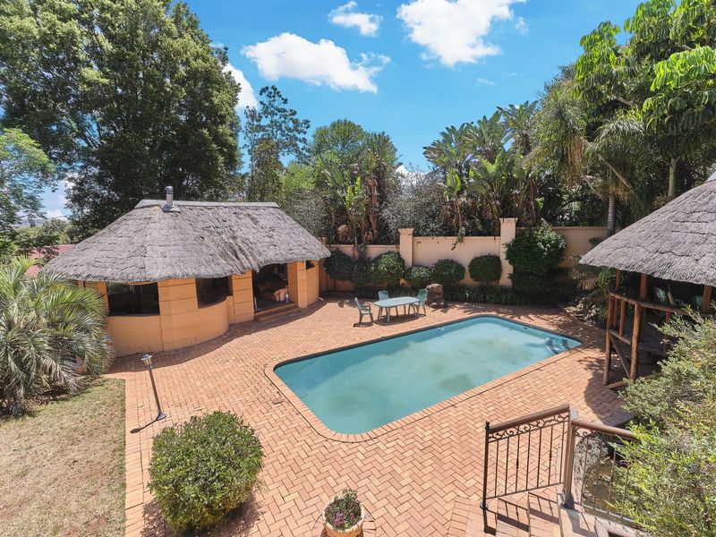 Large Family Home with cottage in Prime Location. +- 800m2 under roof - Photo 3