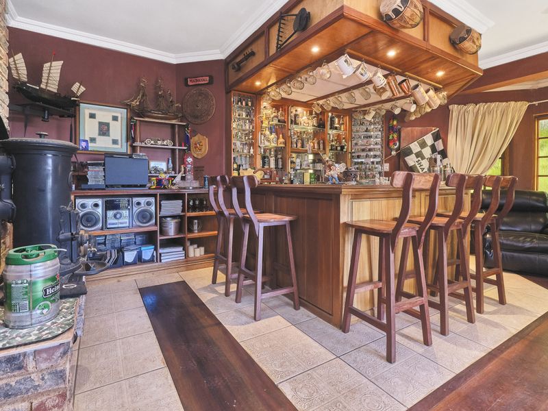 Large Family Home with cottage in Prime Location. +- 800m2 under roof - Photo 7