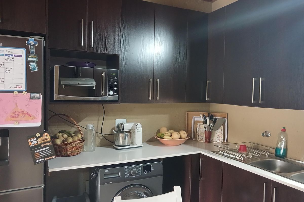 Charming Starter 2 Bedroom Townhouse For Sale, Perfect Blend of Comfort and Style - Photo 5