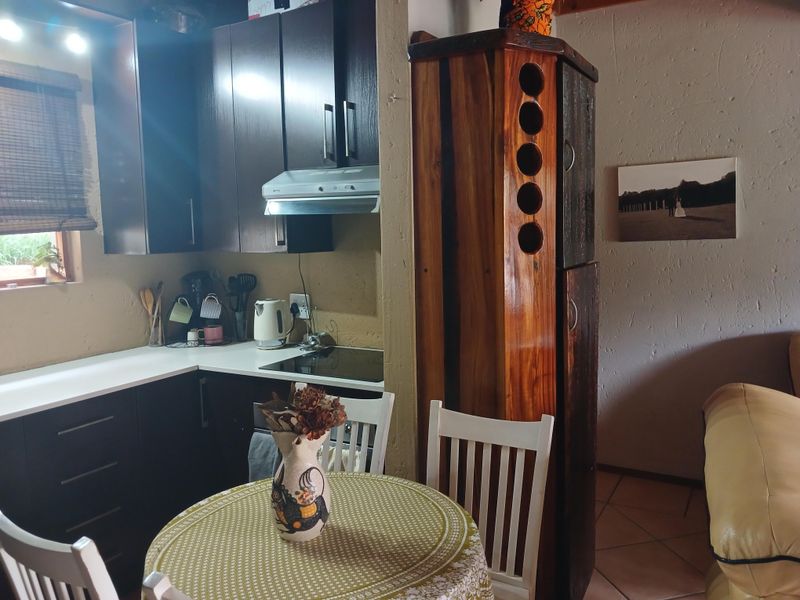 Charming Starter 2 Bedroom Townhouse For Sale, Perfect Blend of Comfort and Style - Photo 6