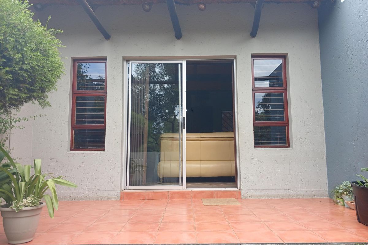 Charming Starter 2 Bedroom Townhouse For Sale, Perfect Blend of Comfort and Style - Photo 2