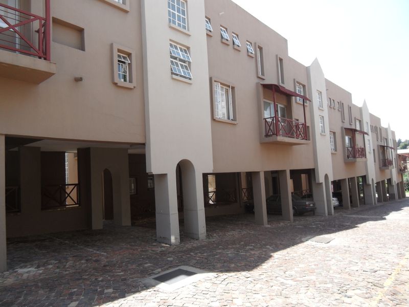 Duplex Townhouse For Sale - Photo 4