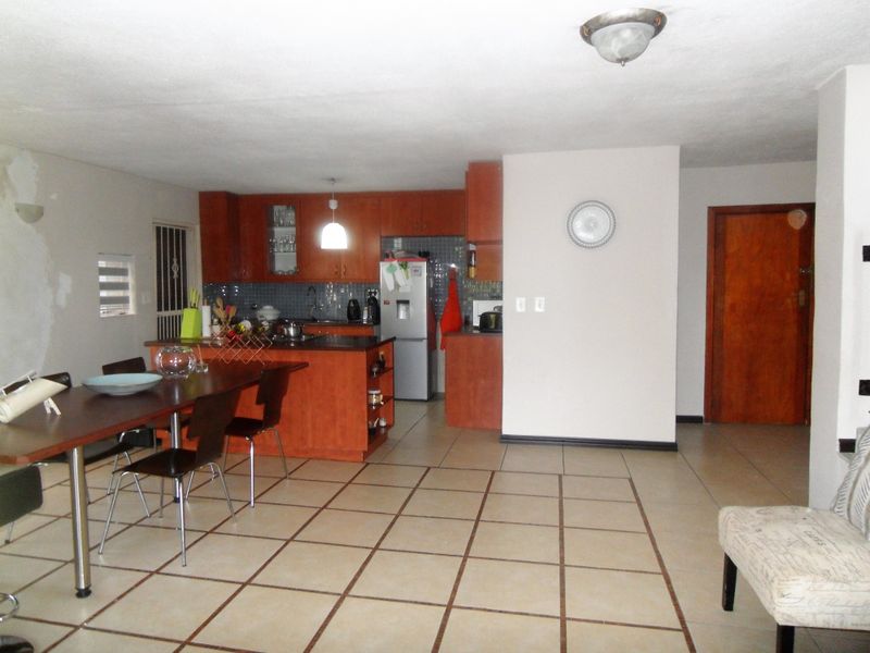 Duplex Townhouse For Sale - Photo 5