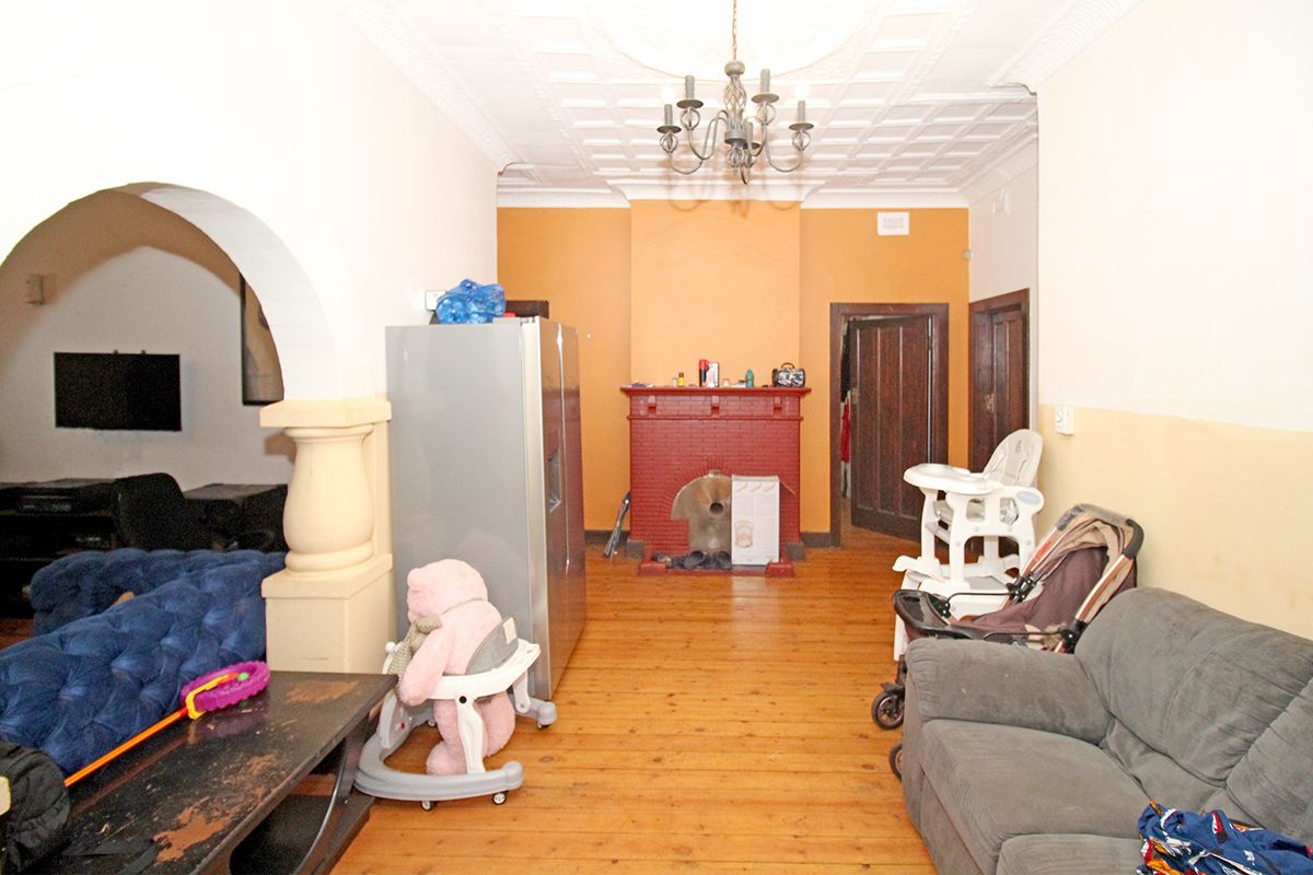Charming home for sale in the heart of Kensington offering modern comfort and a serene atmosphere! - Photo 4
