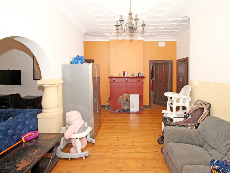 Charming home for sale in the heart of Kensington offering modern comfort and a serene atmosphere! - Photo 4