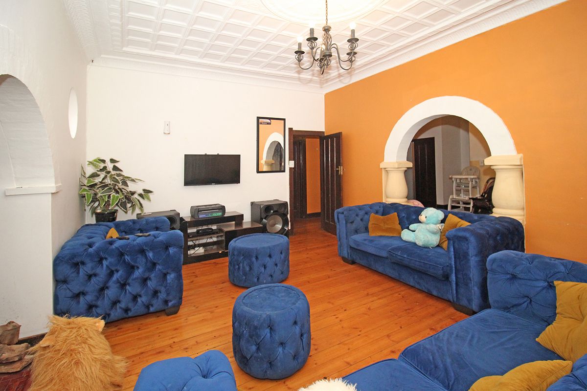 Charming home for sale in the heart of Kensington offering modern comfort and a serene atmosphere! - Photo 2