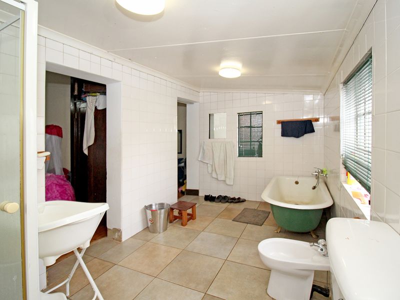 Charming home for sale in the heart of Kensington offering modern comfort and a serene atmosphere! - Photo 10