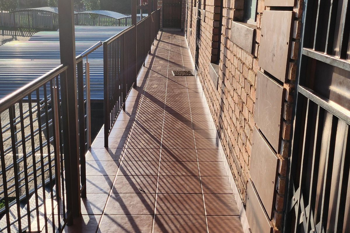 2 Bedroom Apartment For Sale - Photo 3