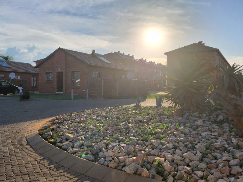 2 Bedroom Apartment For Sale - Photo 2