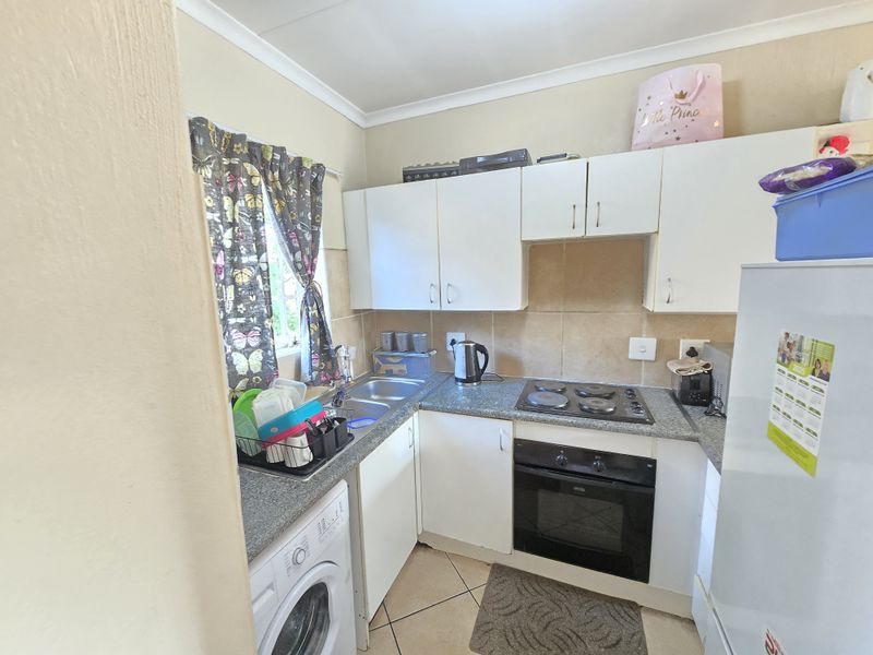 COZY  HOME - Photo 4