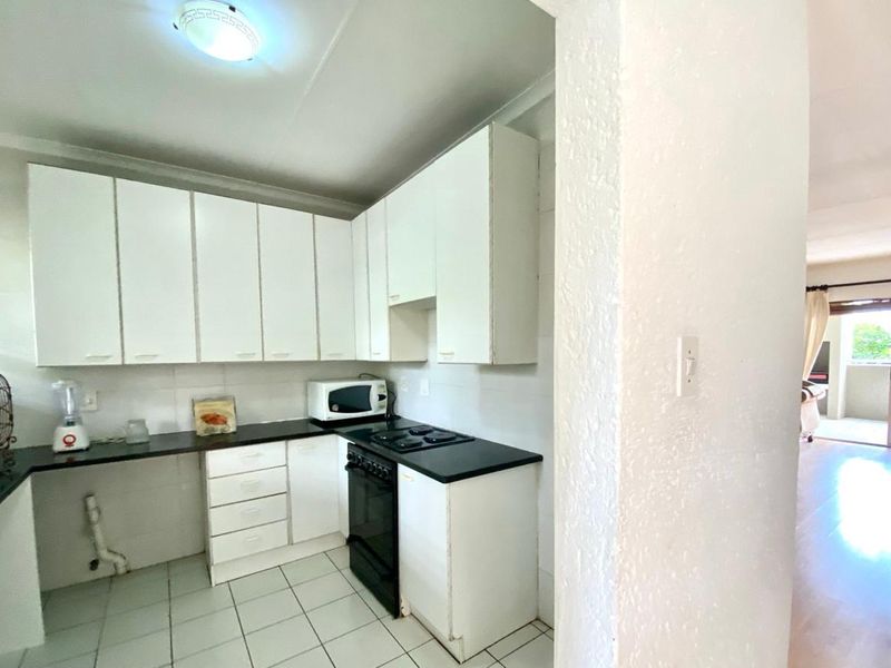 3 Bedroom 2 bathroom Apartment Unfurnished to Let in Morningside Sandton - Photo 4