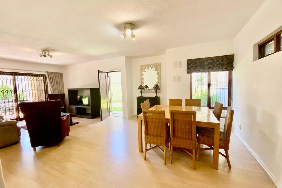 2 Bed  2 Bathroom Apartment to Let in Morningside Sandton - Photo 5