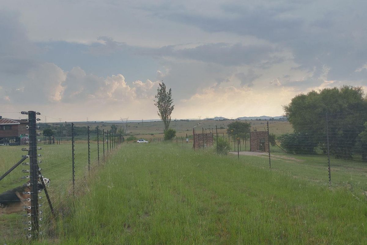 A COUNTRY STAND WITH A VIEW - Photo 2