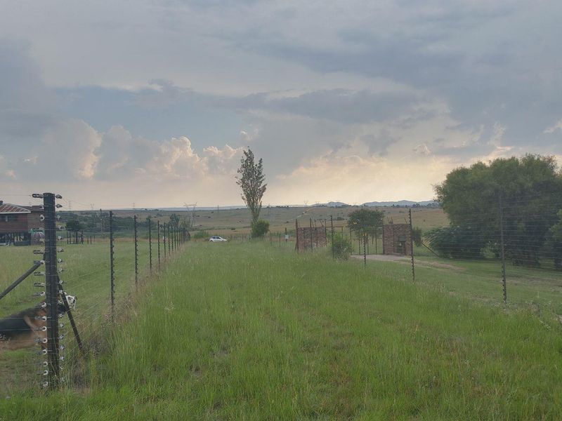 A COUNTRY STAND WITH A VIEW - Photo 2