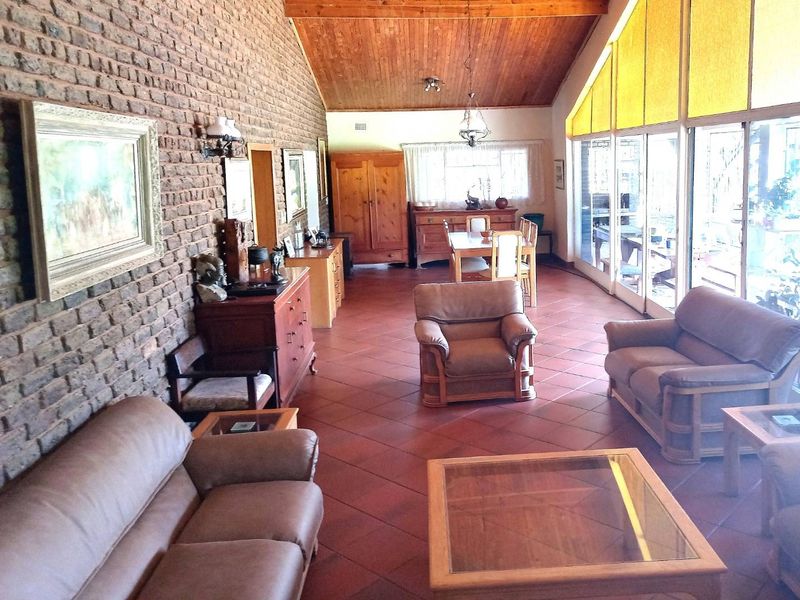 A family country homestead - Photo 8