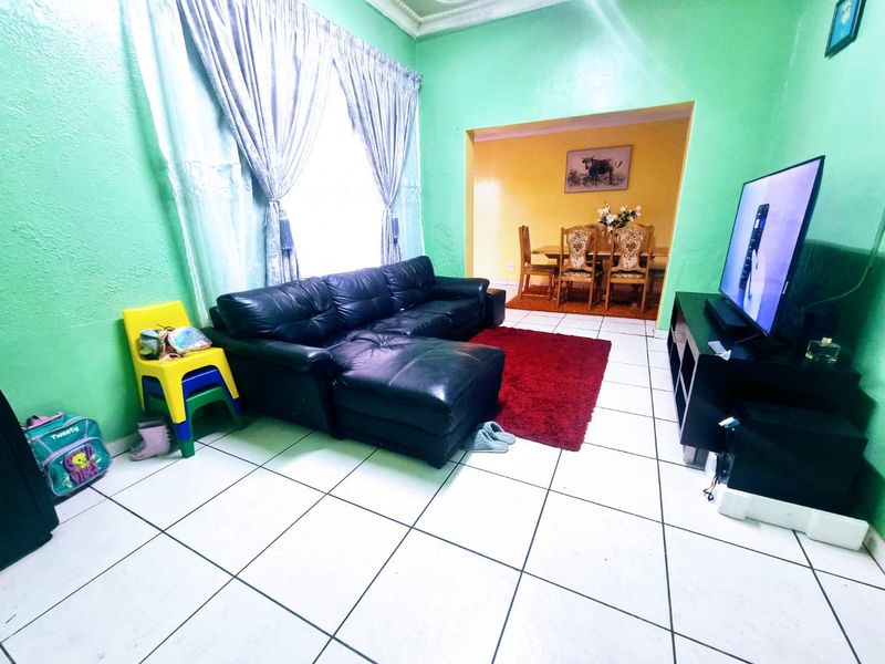 A LOVELY FAMILY HOME FOR SALE IN GREYMONT - Photo 5