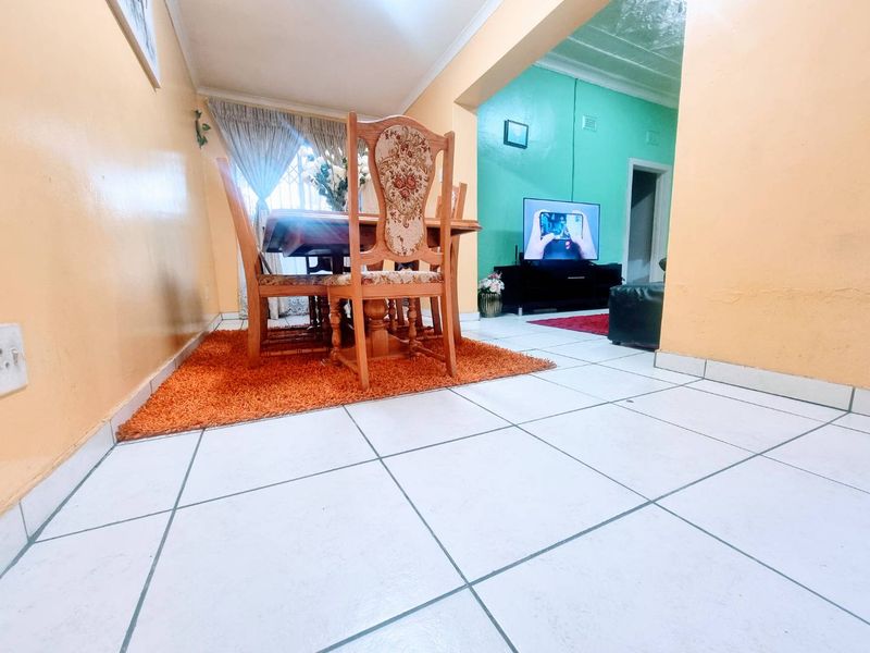 A LOVELY FAMILY HOME FOR SALE IN GREYMONT - Photo 4