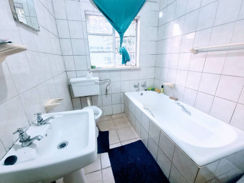 A LOVELY FAMILY HOME FOR SALE IN GREYMONT - Photo 10