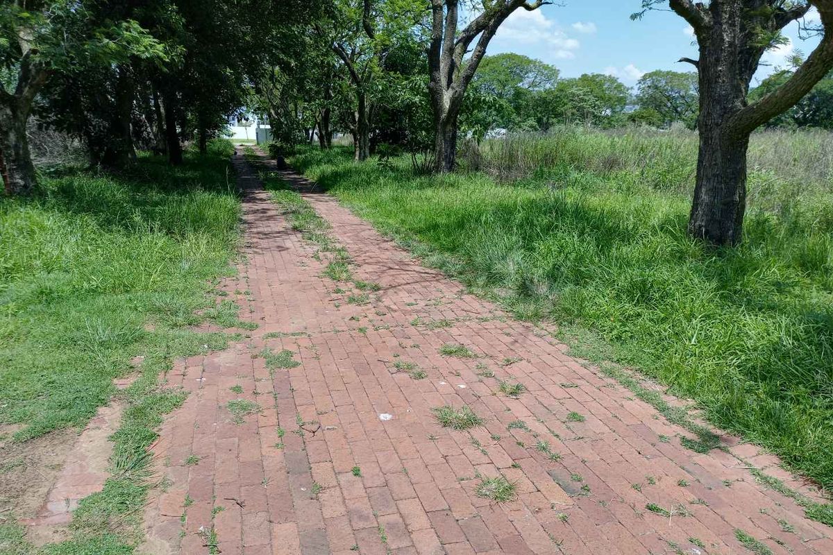 The 1.9701 ha  or 19.701 Sqm(m2) Stand is not yet re-zoned - It faces a major housing development - Photo 4