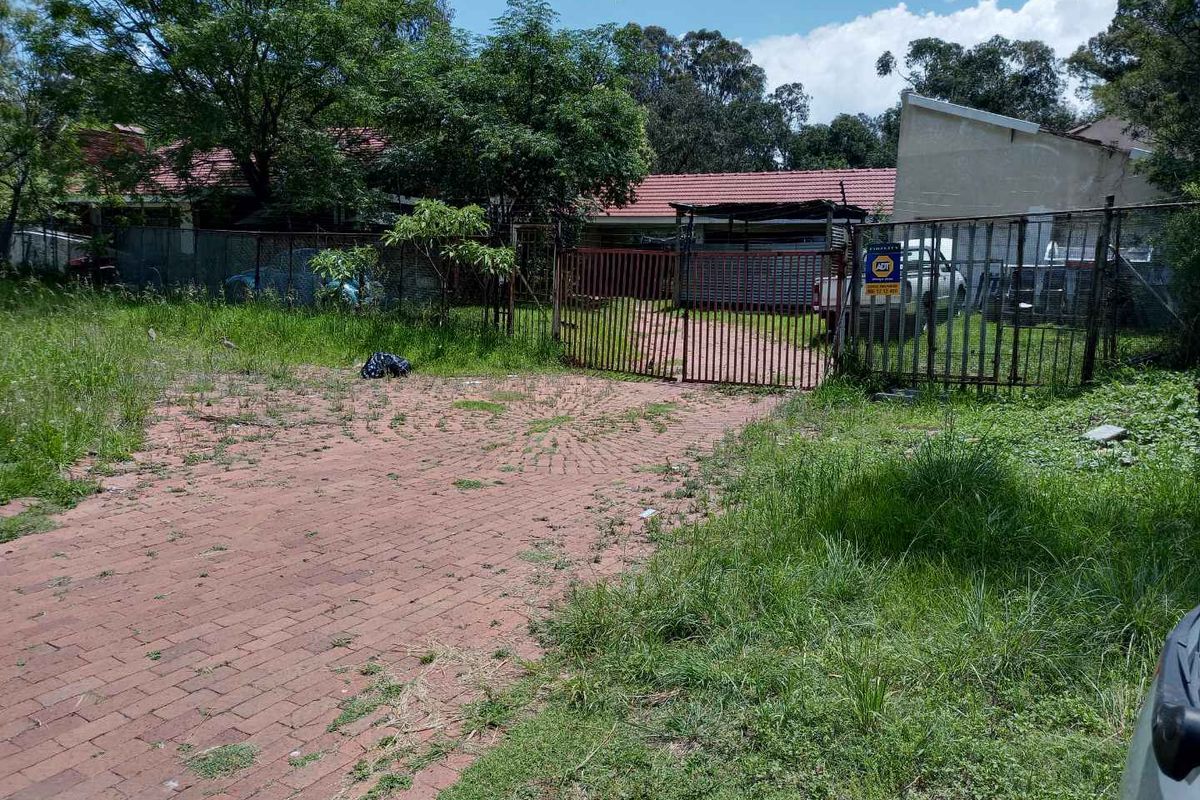 The 1.9701 ha  or 19.701 Sqm(m2) Stand is not yet re-zoned - It faces a major housing development - Photo 2