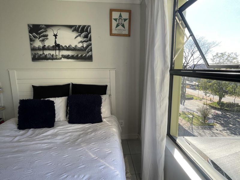 Cozy 2 Bedroom Apartment for Sale - Photo 10