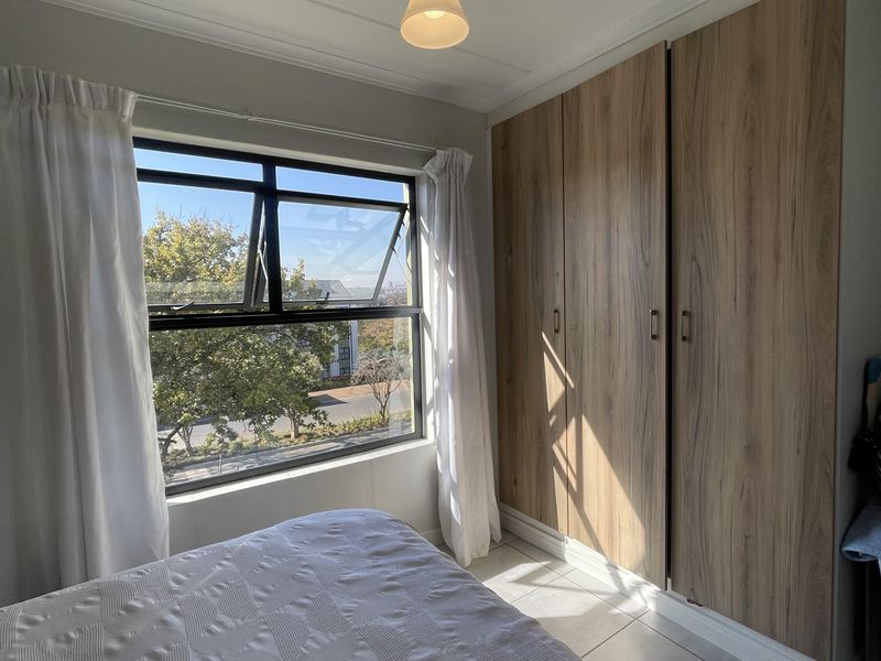 Cozy 2 Bedroom Apartment for Sale - Photo 9