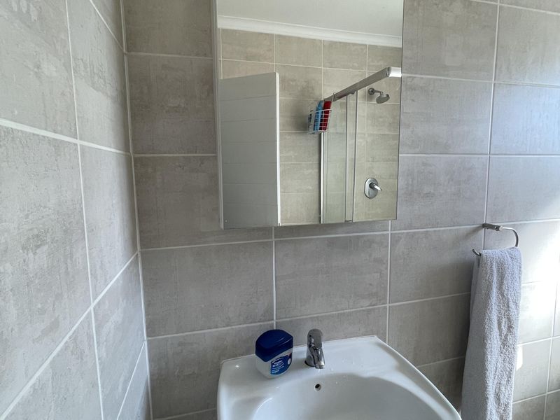 Cozy 2 Bedroom Apartment for Sale - Photo 6