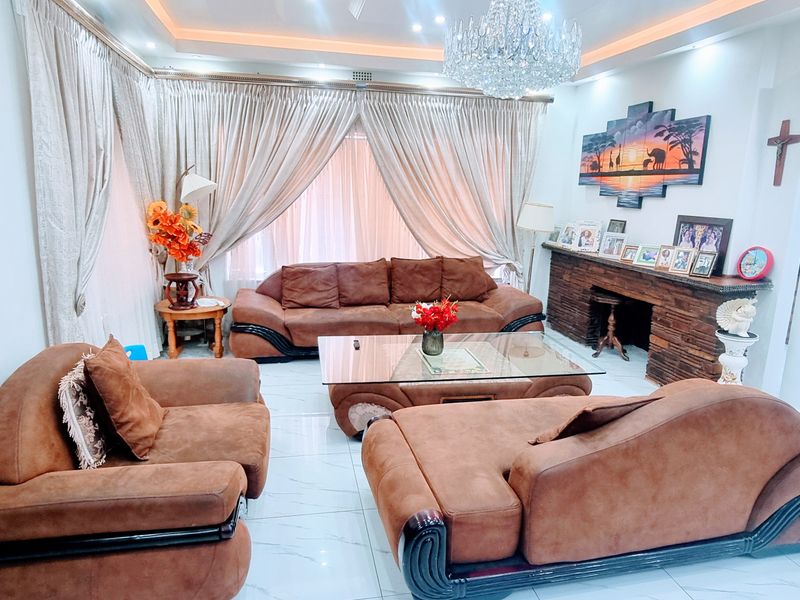 LOVELY SPACIOUS 4 BEDROOMS HOME, FLATLET, SWIMMING POOL, GOOD FOR ESTABLISHED FAMILY - Photo 4