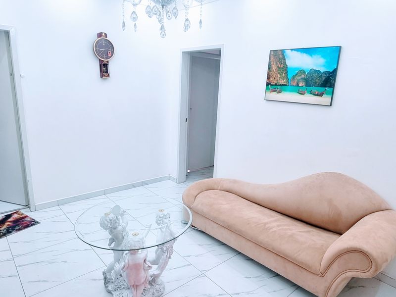 LOVELY SPACIOUS 4 BEDROOMS HOME, FLATLET, SWIMMING POOL, GOOD FOR ESTABLISHED FAMILY - Photo 6