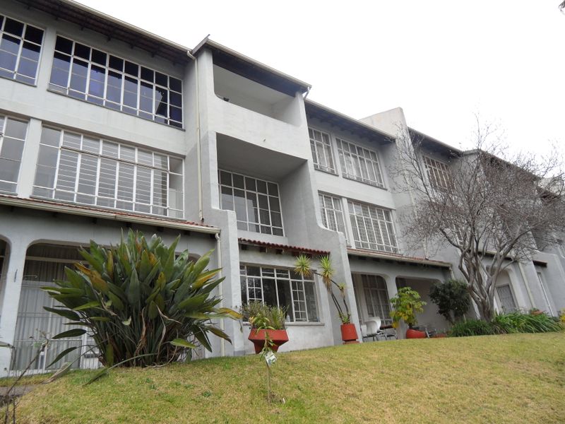 Townhouse For Sale - Photo 2