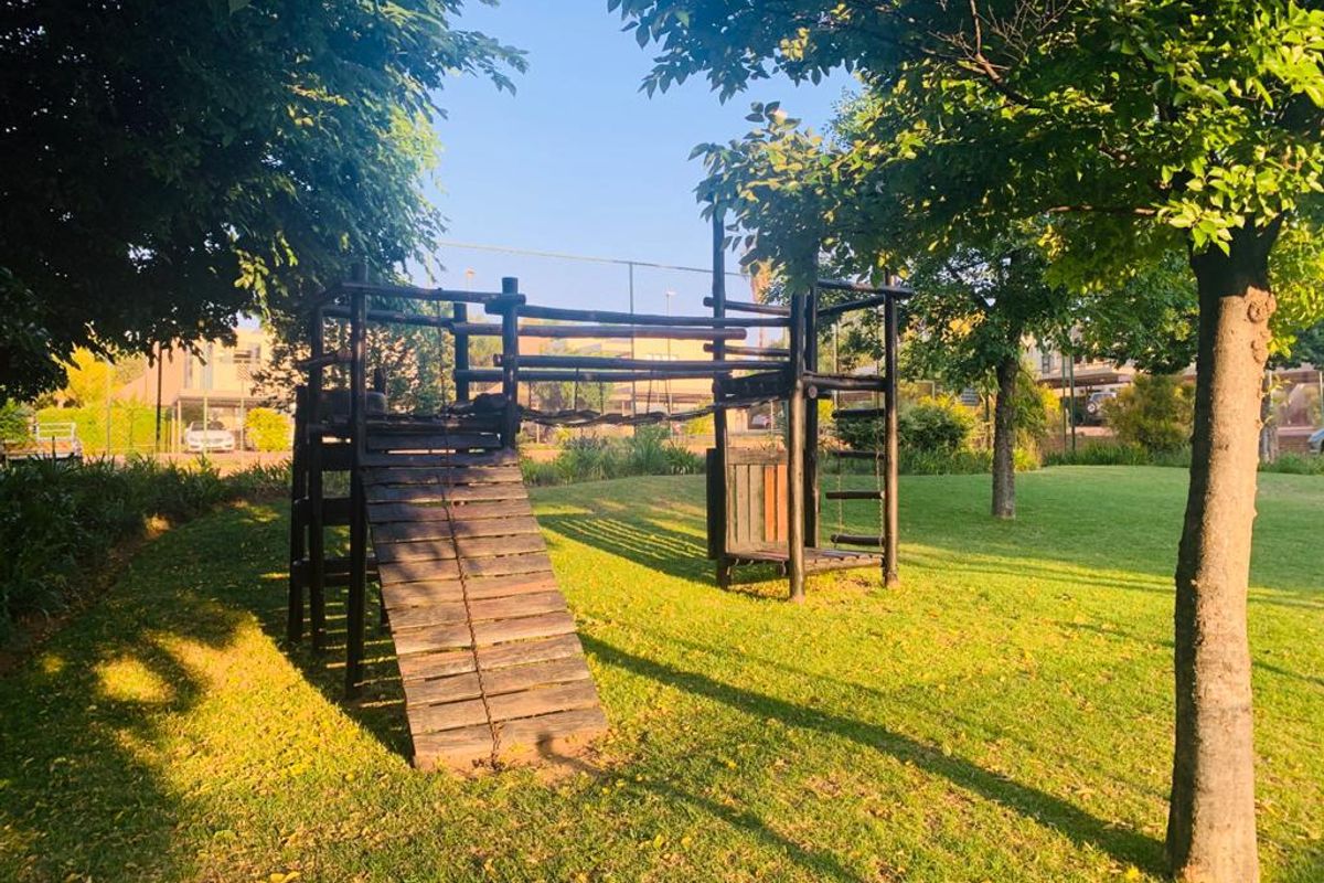 Elegant 2-bed apartment in Sunninghill, Sandton To Let - Photo 4