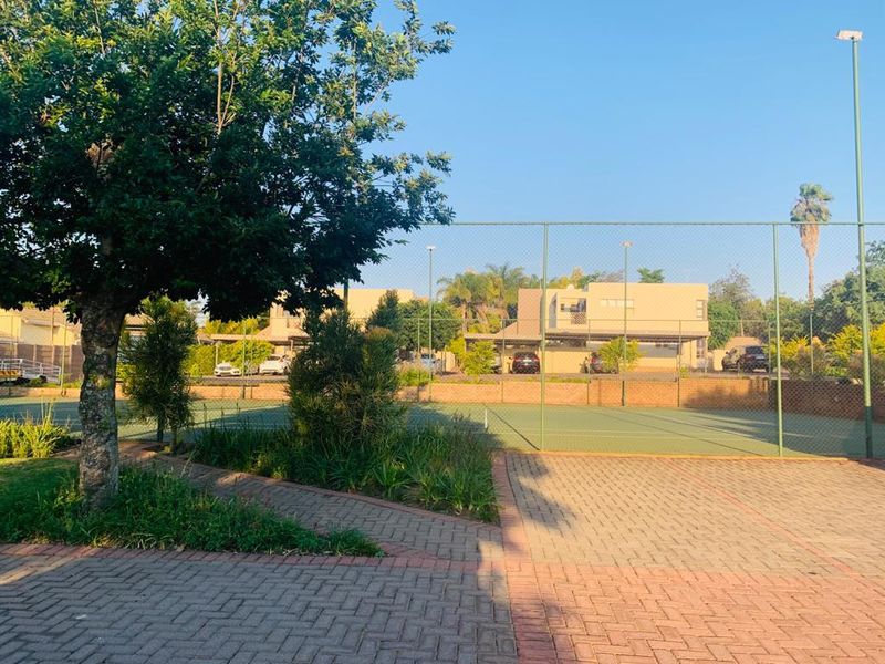 Elegant 2-bed apartment in Sunninghill, Sandton To Let - Photo 3