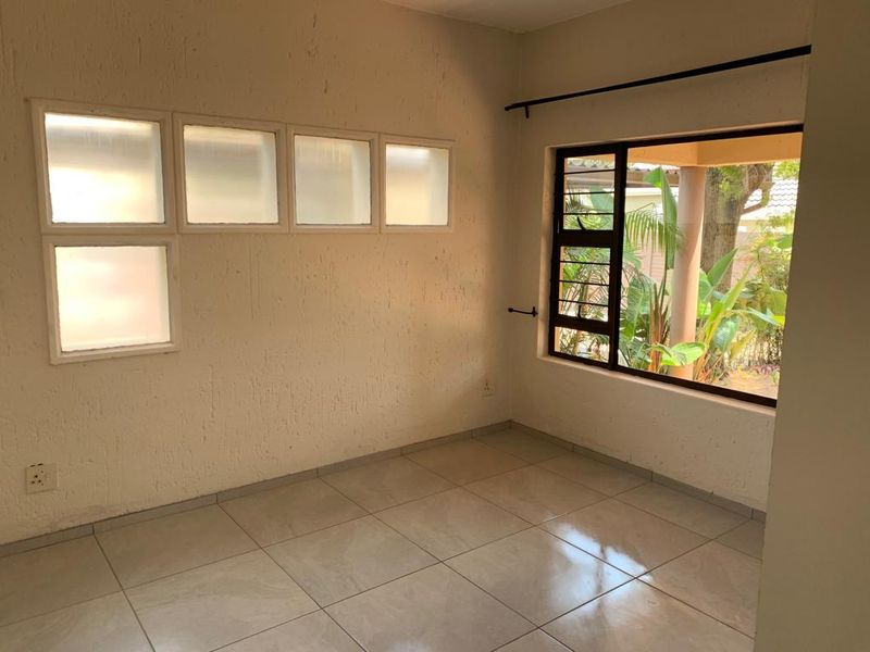 Elegant 2-bed apartment in Sunninghill, Sandton To Let - Photo 8