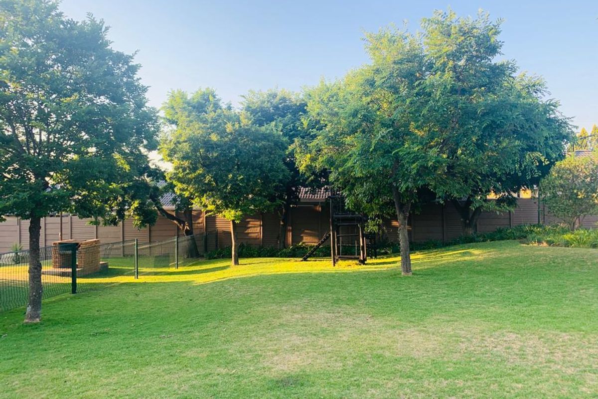 Elegant 2-bed apartment in Sunninghill, Sandton To Let - Photo 2