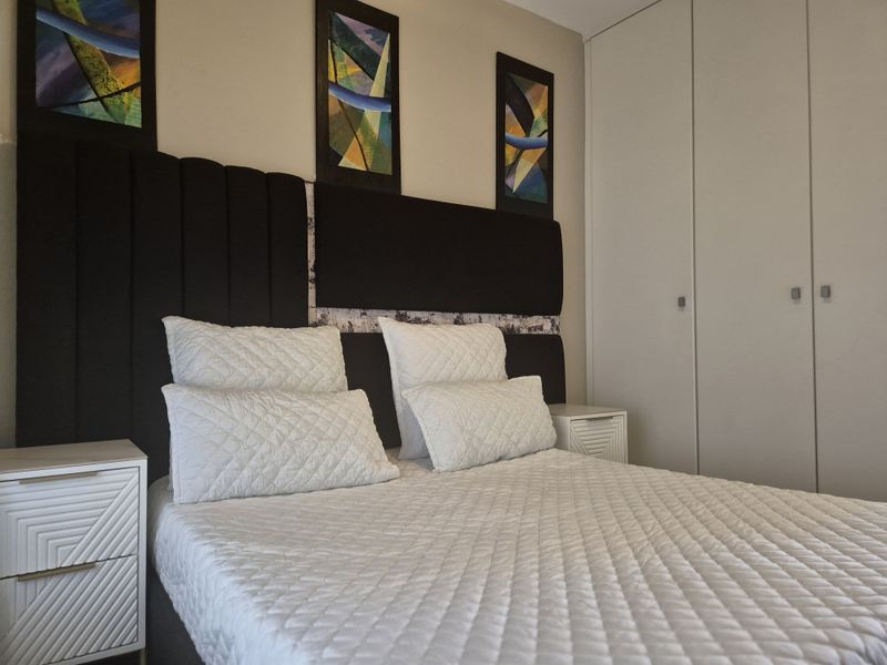 Modern 1 bedroom apartment to let in prime location, featuring sleek design, ample natural light, an - Photo 4