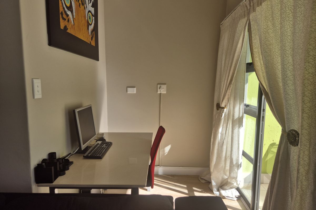 Modern 1 bedroom apartment to let in prime location, featuring sleek design, ample natural light, an - Photo 2