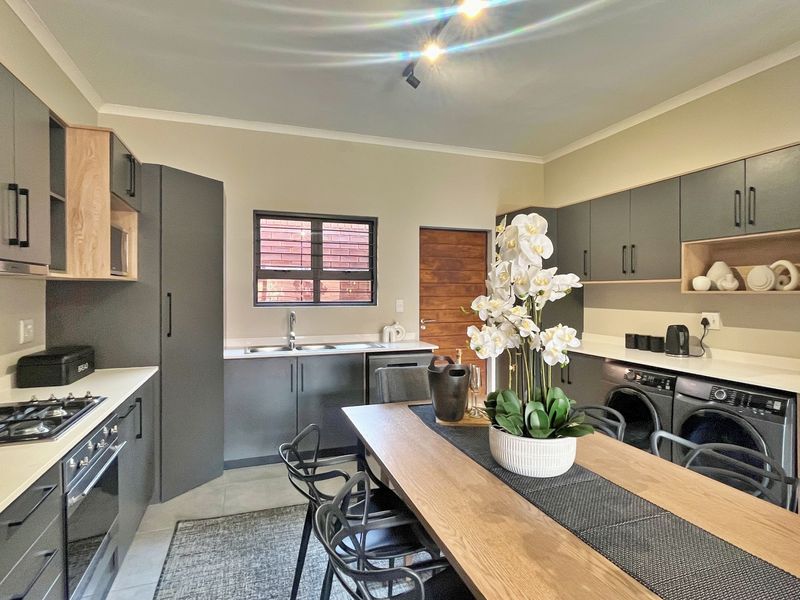 Townhouse For Sale In Pretoria - Photo 2