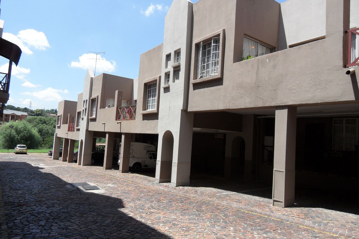 Duplex Townhouse For Sale - Photo 5