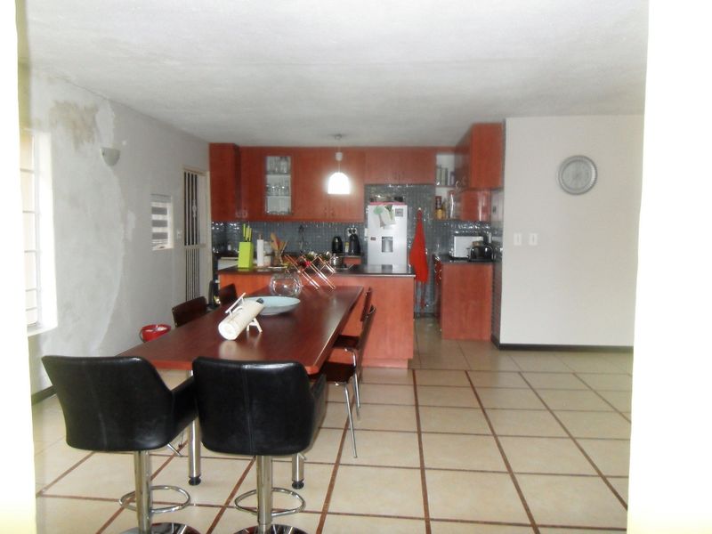 Duplex Townhouse For Sale - Photo 9