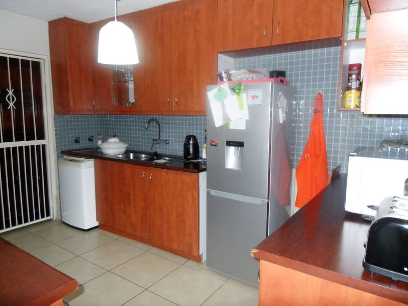 Duplex Townhouse For Sale - Photo 8