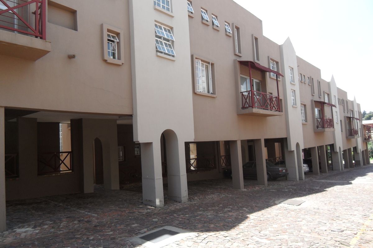 Duplex Townhouse For Sale - Photo 4