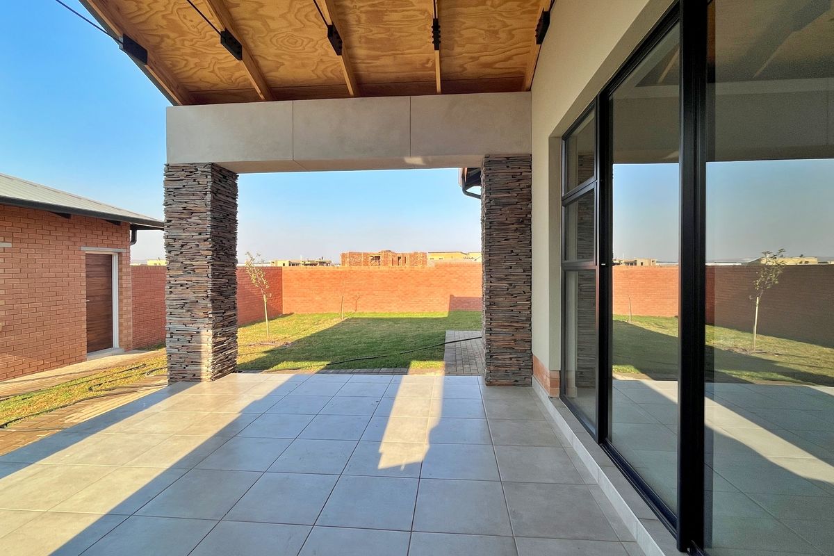 Townhouse For Sale In Pretoria - Photo 4