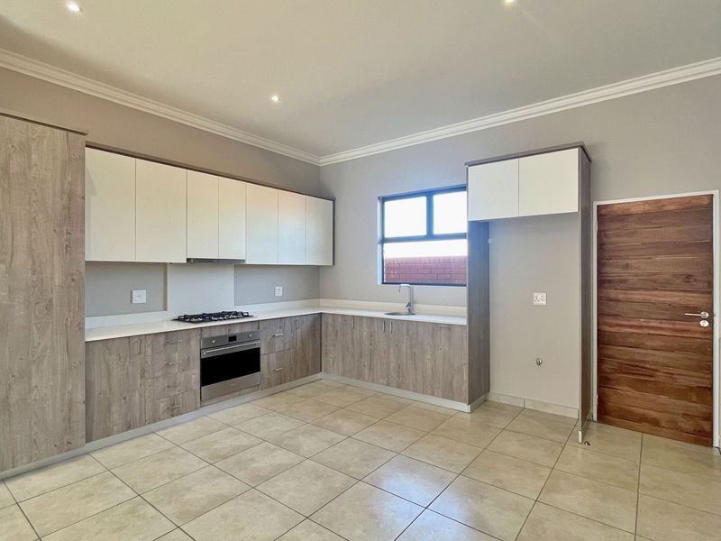 Townhouse For Sale In Pretoria - Photo 10