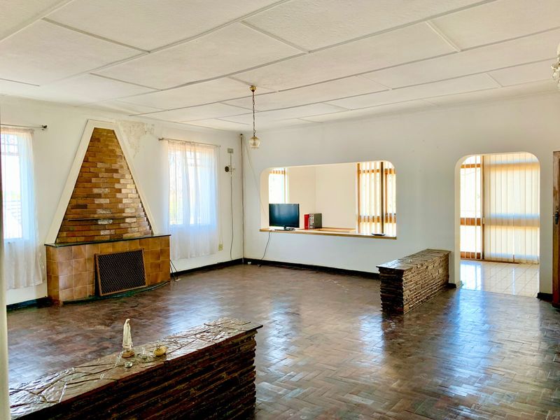 6 BEDROOM DOUBLE STOREY HOUSE IN BOOMED OFF AREA - Photo 6