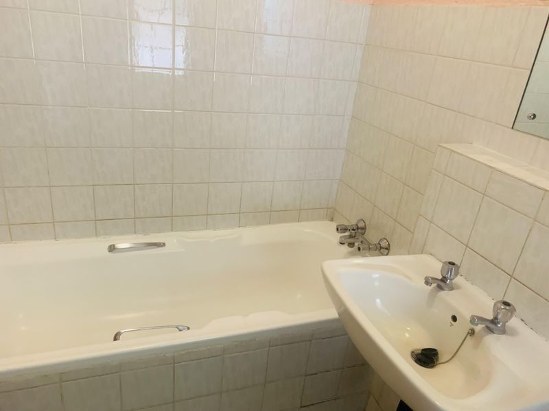 2 Bedroom apartment for sale - Photo 10