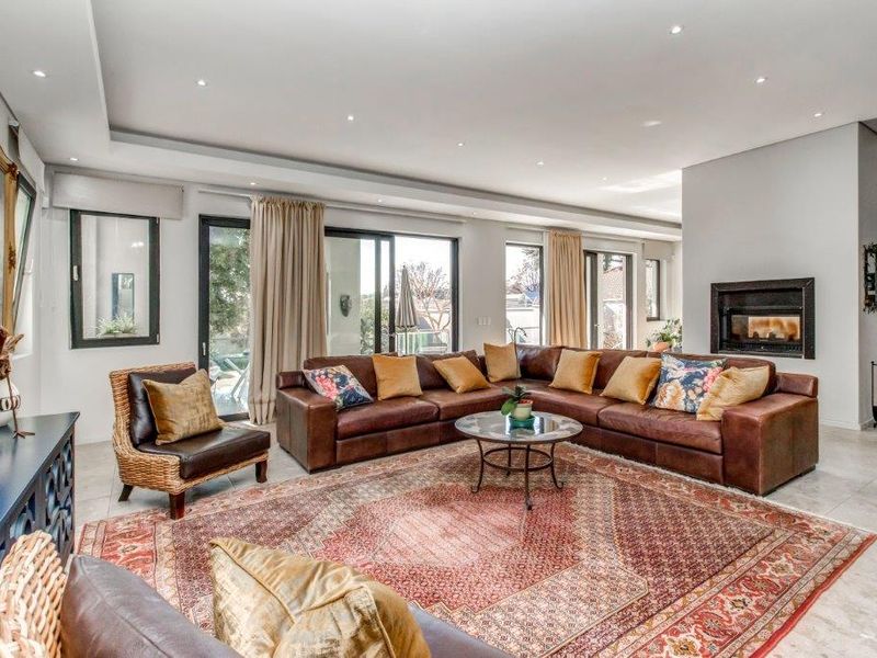 COMPLETELY OFF THE GRID - OPULENT FAMILY HOME IN A SECLUDED  ENCLAVE IN RIVERCLUB - Photo 7