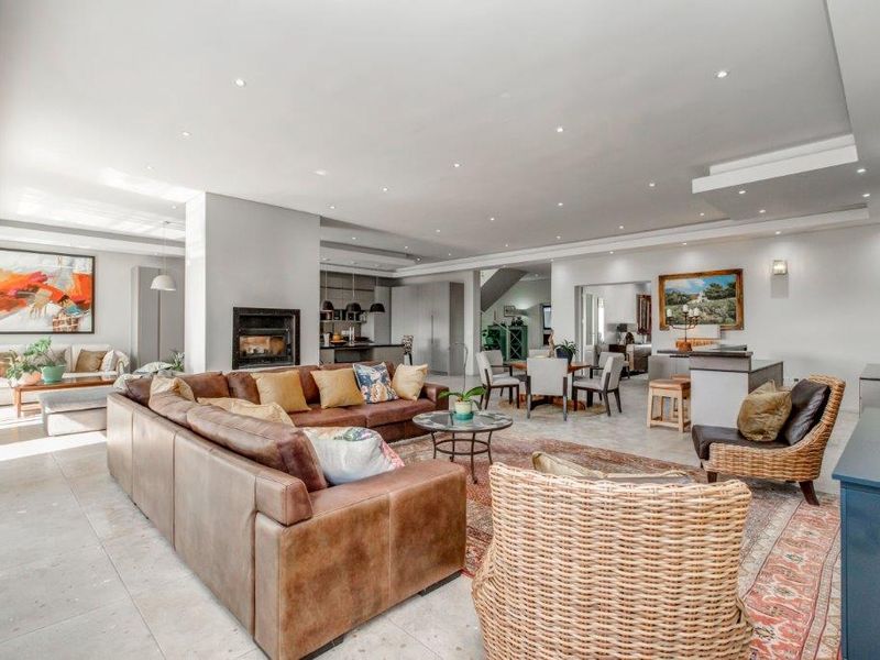 COMPLETELY OFF THE GRID - OPULENT FAMILY HOME IN A SECLUDED  ENCLAVE IN RIVERCLUB - Photo 6