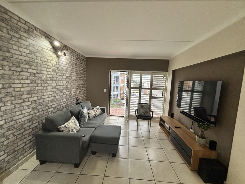Charming 2-bedroom apartment for sale in Barbeque Downs, Midrand—perfect for modern living! - Photo 6