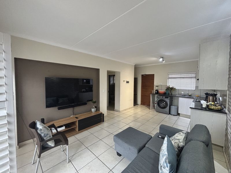 Charming 2-bedroom apartment for sale in Barbeque Downs, Midrand—perfect for modern living! - Photo 3
